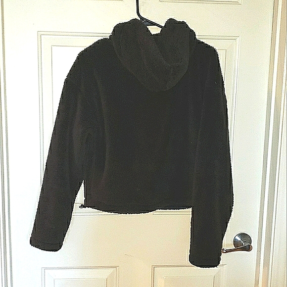 Victoria Secret's PINK Sherpa Black Crop Hooded Jacket, Sml - Picture 3 of 6